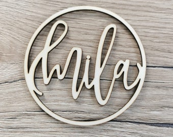 Personalisierter Holz Kreis Namen Monogram Vine Room Namensschild Türkranz Valentinstag Holzschriftzug Familienschild Schild Tischkarte