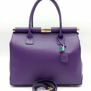 Bolso de mano italiano de piel auténtica con candado y llave, color morado, fabricado en Italia