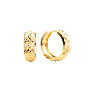 14K Gold Diamond Cut Huggie Hoop Earring