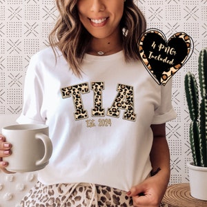 Tia Leopardenmuster PNG Design, Trendige Tante Varsity Png, Faux Stickerei Png, Lustige Tia Png, Tia Sublimationsdesign, Neue Tante Digitaler Download