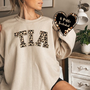 Tia Leopard Print PNG Design, trendige Tante Varsity Png, Kunststickerei Png, lustige Tia Png, Tia Sublimation Design, neue Tante digitaler Download