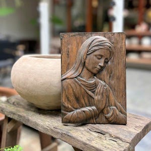 Hand-Carved Virgin Mary Wood Relief – Our Lady Wall Art|Mother Mary Statue|Catholic Gift|Religious Home Decor|Handmade Christian Sculpture.