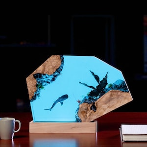 Ocean Resin Wood Lamp – Whale Epoxy Night Light, Deep Sea Diorama, Scuba Diving Gift, Unique Summer Decor, Custom Gift for Him, Table Lamp
