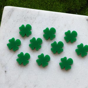 Gröna fyrklöver cabochoner set med 10, örhängen för smyckestillverkning, hantverk DIY-örhängen, örhängestillverkning, St. Patrick's Day-örhängen tomma