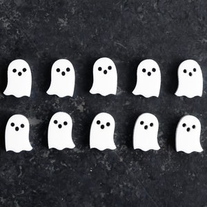 Gruseliger Geist Cabochons Satz von 10, Bolzenohrring-Schmuckherstellung, Handwerk DIY Ohrringe, Ohrring-Herstellung, Halloween Ohrring Rohling, niedlicher Geist Bolzen