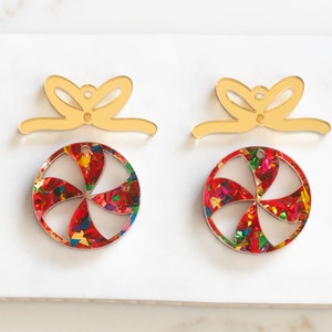 Tourbillon festif de canne en bonbon pailleté avec découpe d&#39;ébauches de boucles d&#39;oreilles en acrylique, fabrication de bijoux de boucles d&#39;oreilles pendantes artisanales, bas de Noël de vacances