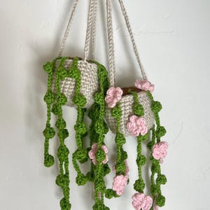Cute Car Mirror Plant, Crochet Hanging Plant, Hanging Succulant Plant, String of Pearls Plant, Boho Car Plant Crochet, Daisy Hanging Plant