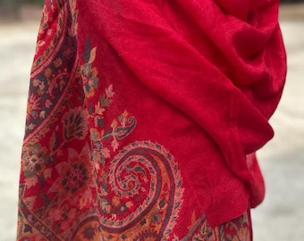 Handcrafted Kashmiri Pashmina Shawl: Elegant Soft Wrap