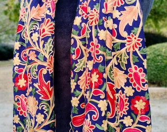 Kashmiri Wool Shawl: Embroidered Floral Wrap