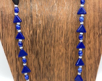 Single Strand Pine Nut Lanyard with Glass Beads