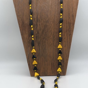 Single Strand Pine Nut Lanyard with Glass Beads