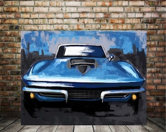 Op de afbeelding: Een blauwe vintage auto met een chromen grille en koplampen. De auto is geschilderd in een blauw en grijs kleurenschema en is geplaatst tegen een wazige achtergrond.