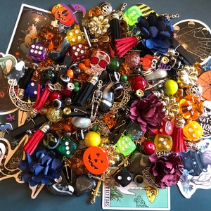 Crow's Halloween Treasures I Limited Edition I Mystery Bag I Confetti Mix I Trinkets I Curiosities