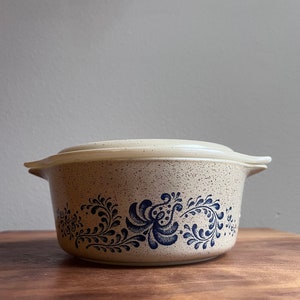 Pyrex 472 &#39;Homestead&#39; Casserole Dish with Lid, 1 1/2 pint