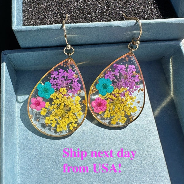 Handmade Resin Dried Flower | Pressed Floral earrings in Pink | Purple | Green | Forget Me Not Jewelry | Real Flower | Mother's Day Gift