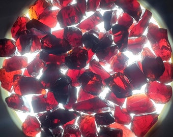 21403:Fine Red garnet rough, AAA quality, clean stone,luster faceted grade rough,5 to 9.99 cts below, 1 quantity 27 cts for 24.99 USD.