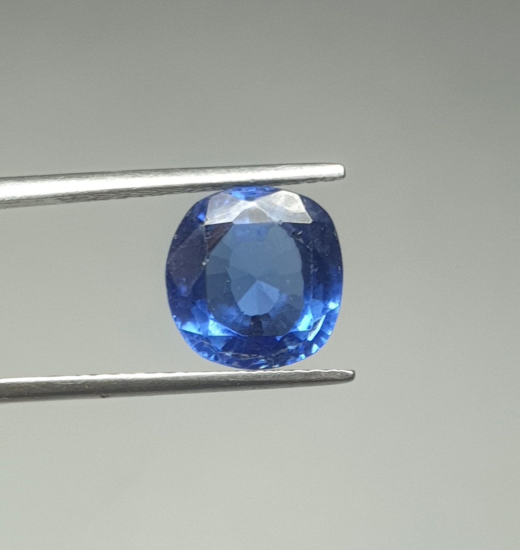 22002 Replica as Blue Sapphire Colour Facet Stone, Best 22002 Replica as Blue Sapphire Colour Facet Stone, Best