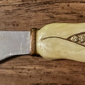 Hors d&#39;oeuvres knife Vintage Corn cute!