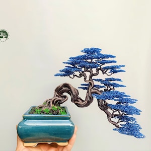 Draht Bonsai Baum mit blauen Blättern, Draht Baum Skulptur, Kupferdraht Bonsai Baum, Bücherregal, Muttertagsgeschenk, Baum des Lebens Bild 1