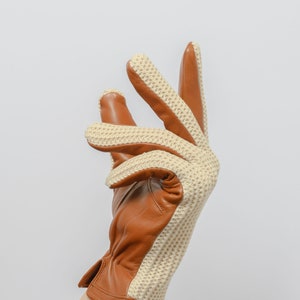 Andrea women&#39;s crochet back / Italian hairsheep nappa leather palm, unlined, beige/cognac colour