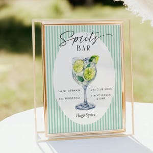 Modelo de placa de bar Hugo Spritz editável no Canva, bebida exclusiva Hugo Spritz para casamento, cartão de receita de coquetel exclusivo Spritz, listras vintage S02