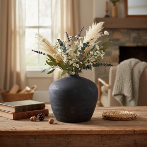 Elegante Handgefertigte Steinzeug Vase H21cm Schwarz - Skandinavisches Wohndekor