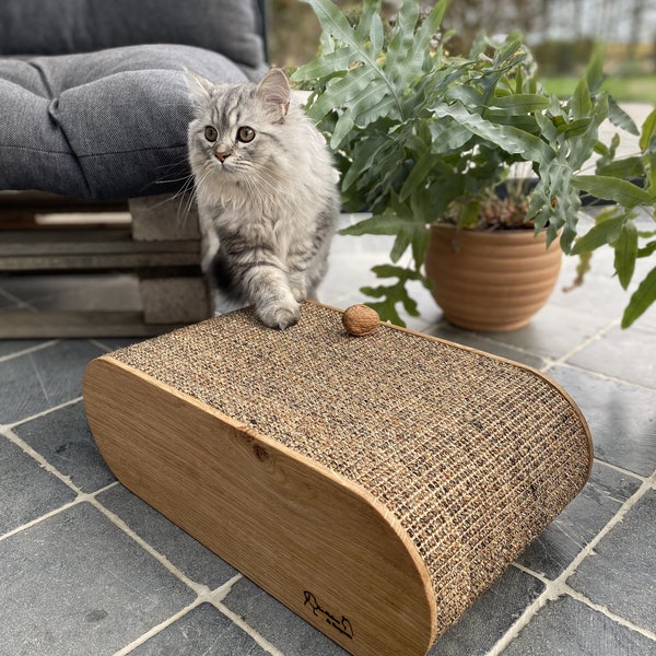 Griffoir pour chat en chêne massif et sisal naturel