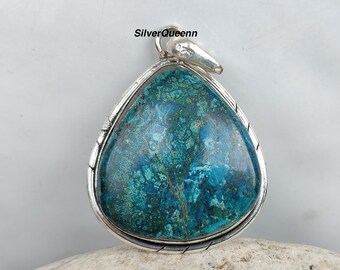 Ciondolo a forma di pera in shattuckite, realizzato a mano: gioiello con castone in argento sterling.