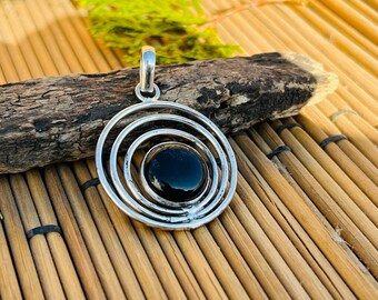 Colgante de ónix negro hecho a mano, collar de plata de ley 925 con diseño en espiral, joyería redonda