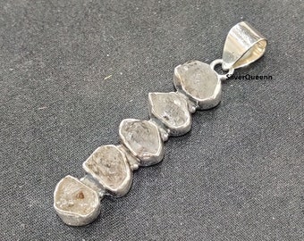 Ciondolo Herkimer a 5 pietre con diamanti: gioiello boho in argento sterling