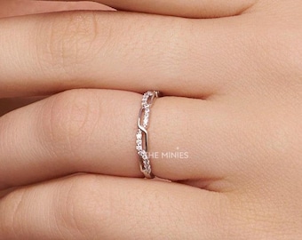 0.30 Karat Einzigartiger runder Moissanite Ring / Runder Moissanite Rose Gold Ring / Wellen-Stil Verwickelter Bandring / Anlass tragen Ring für Frauen