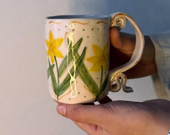 Handpainted Daffodil Pottery Mug – Whimsical Ceramic Flower Coffee Cup