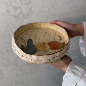 Ręcznie robiona ceramiczna miska w kształcie dyni, jesienna dekoracja kuchni, ręcznie malowana kamionka