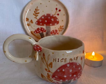 Taza de cerámica hecha a mano con forma de hongo – Taza de cerámica roja estilo cottagecore – Taza de café o té boho pintada a mano para amantes de la naturaleza