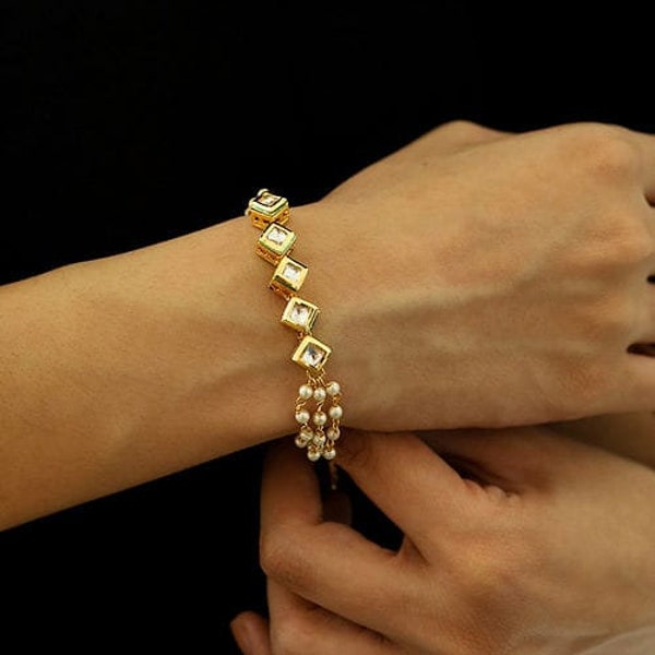 Kundan bracelet/Haathphool /polki bracelet/finger bracelet/ Antique Dull Gold Ring Bracelet/hand harness/Indian Bridal bracelet/hath panja