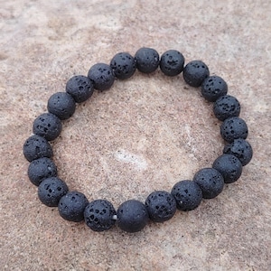 Armband med naturlig lavasten – Jordande energi och aromaterapidiffusorpärlor