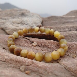 Natural Quartz Cat&#39;s Eye Bracelet – Intuition & Focus Crystal Healing Beads