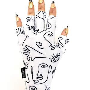 ManiGlovz The Original Dermatologist recommended fingerless UPF 50+ UV/ LED Protective Glove Manicure & Sunblock Glove - P. Casso