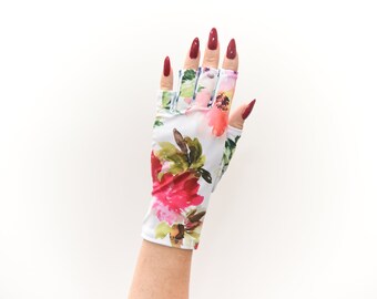 ManiGlovz The Original Dermatologist recommended UPF 50+ UV Protective Glove - Haute Hibiscus Print