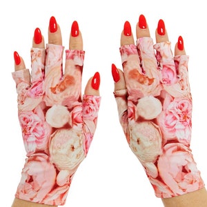 ManiGlovz The Original Dermatologist recommended UPF 50+ UV/ LED Protective Glove - Spring Fever