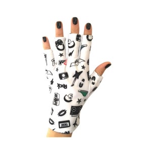 ManiGlovz The Original Dermatologist recommended UPF 50+ UV/ LED Protective Glove - Rock On