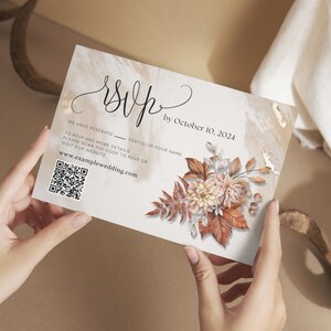 Carte RSVP en ligne de mariage avec code QR, thème d'automne Boho en terre cuite, insertion de modèle RSVP imprimable, invitation de détails de mariage floral