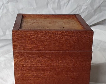 Handmade sapele box, oak veneer and base