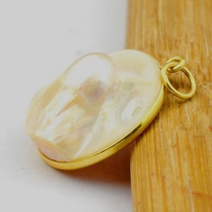 Mother Of Pearl pendant, 18k Solid Gold Charm, Mother of Pearl Gold Charm, Charm, Charm Necklace, Charm Pendant, Handmade Gold Charm