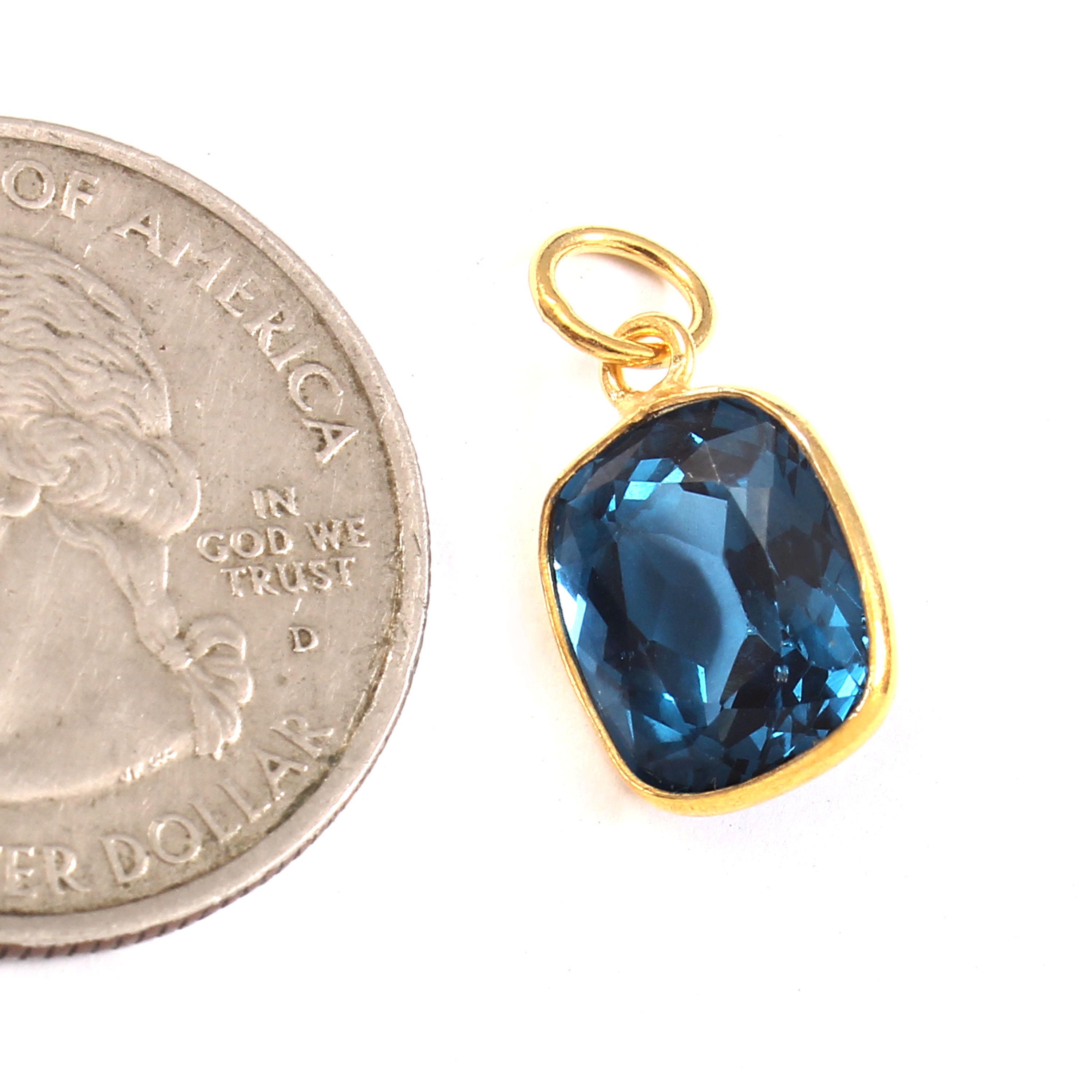 ハンドメイド18Kゴールドロンドンブルートパーズチャーム：繊細な