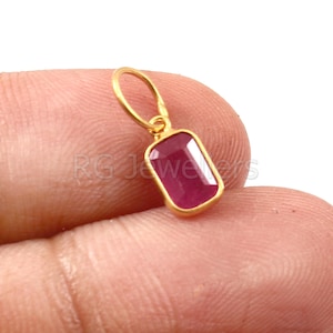 Natural Ruby Charm, 18k Gold Charm, Ruby Charm, Solid Gold Charm, Handmade Gold Charm, Gold Charm Pendant, Gold Charm, Dainty Gold Charm
