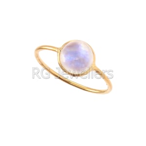 Handmade 18k Gold Rainbow Moonstone Ring: Lightweight Anniversary Jewelry