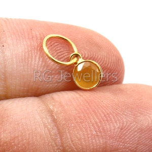 Handmade 18k Gold Yellow Sapphire Charm: Dainty Gold Pendant