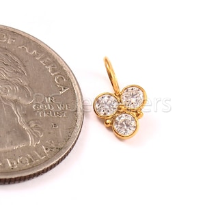 Natürliche Moissanite Charme, 18k Gold Charme, Moissanite Gold Charme, Goldcharme, handgemachter Goldanhänger, fester Goldanhänger, Geschenk für sie