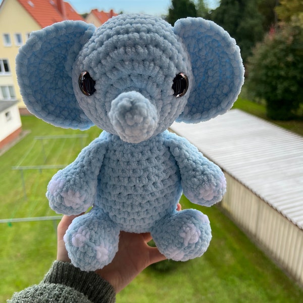 Gehäkelter Elefant - crochet by Leo